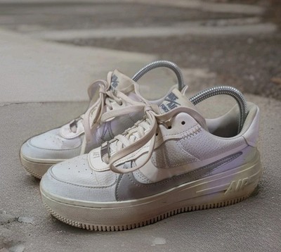 Nike Women's Air Force 1 PLT.AF.ORM  Summit White / Metallic Silver Sz 7 US