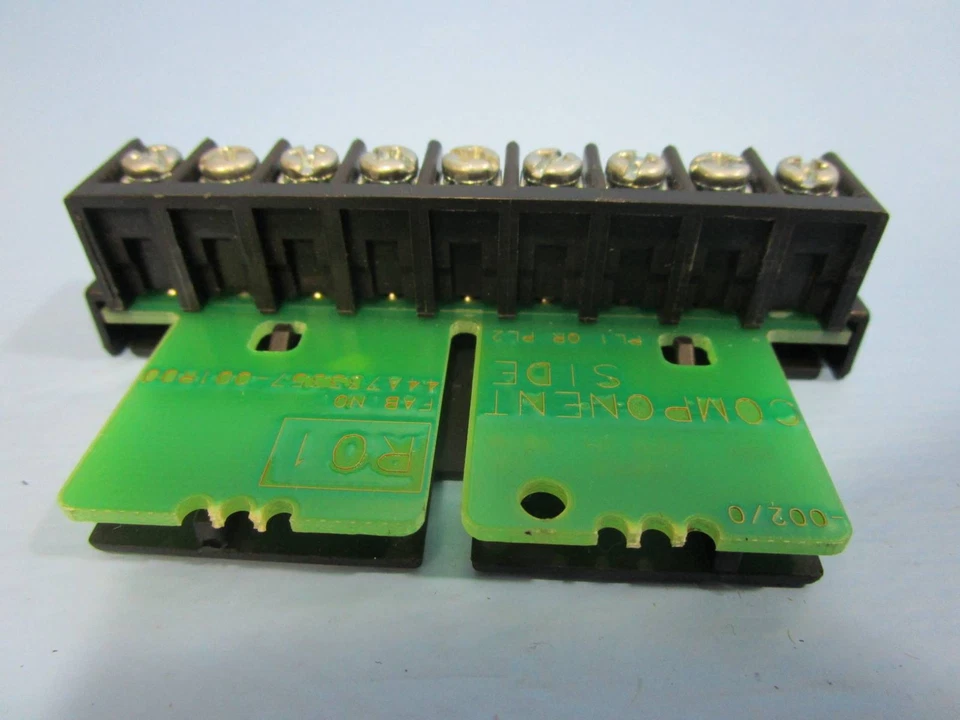 GE Fanuc IC670TBM001C Auxiliary Terminal Barrier Type IC670TBM001 C Aux - Image 4 of 4
