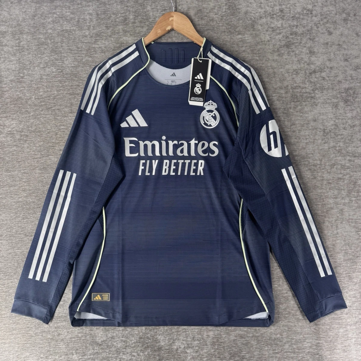 Maillots et Tenues Enfants Real Madrid Mbappé - Boutique Officiel Real