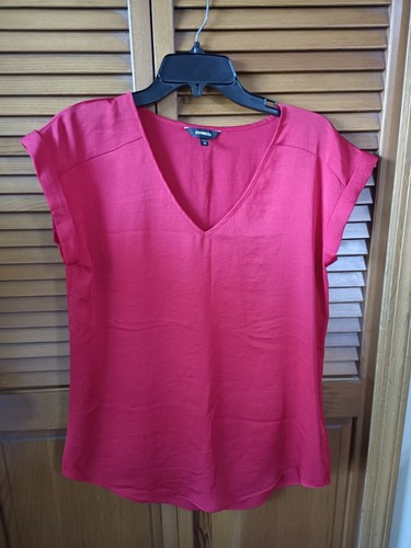 Express V Neck Business Casual Cap Sleeve Red Blouse M- NWOT