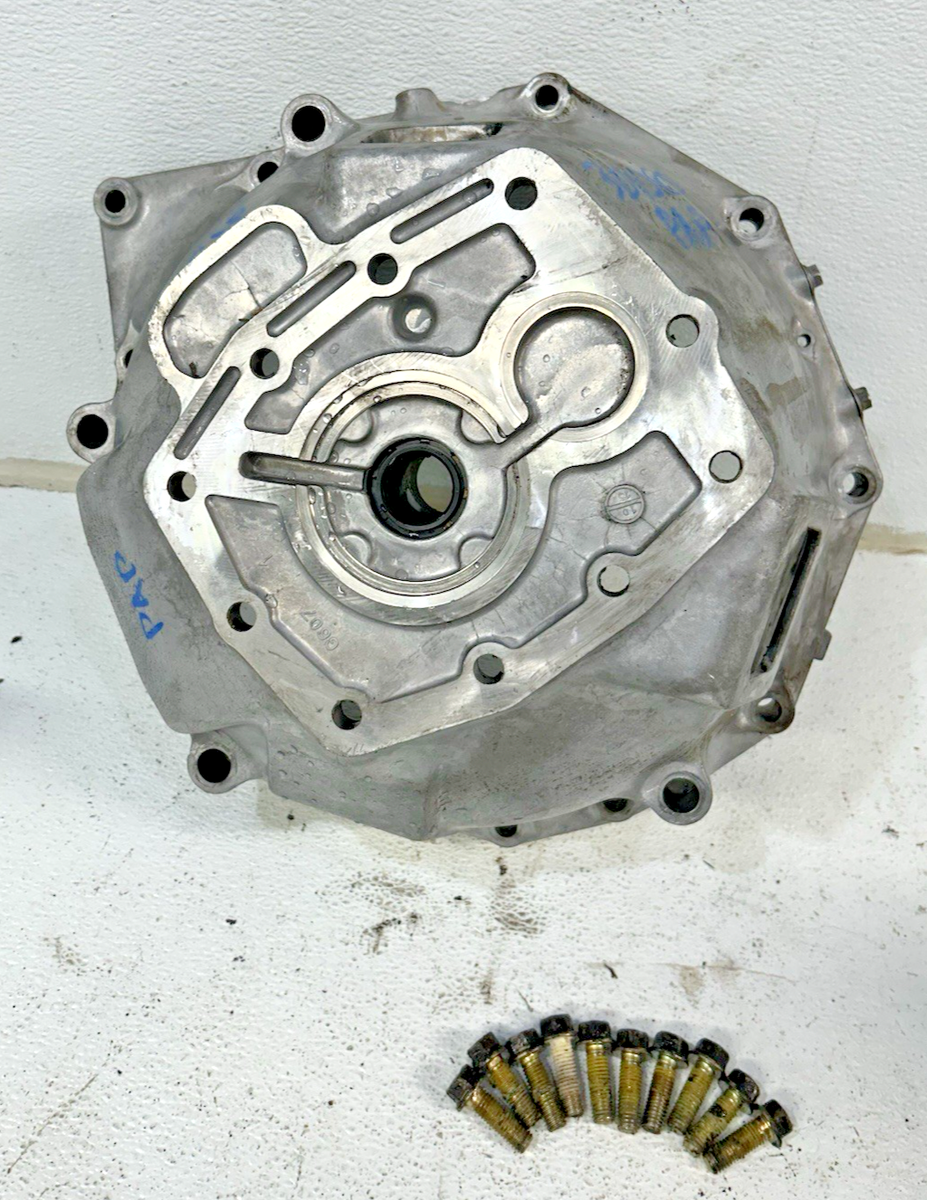 1989-1993 Mazda B2600 manual transmission bell housing w 10 bolts
