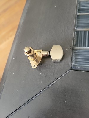 Unbranded  Die Cast Gold Right Side Tuner