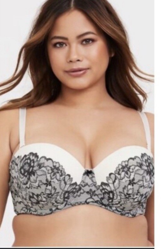 TORRID  Black & White Lace Print  Size 46DDD Sexy T-Shirt Balconette