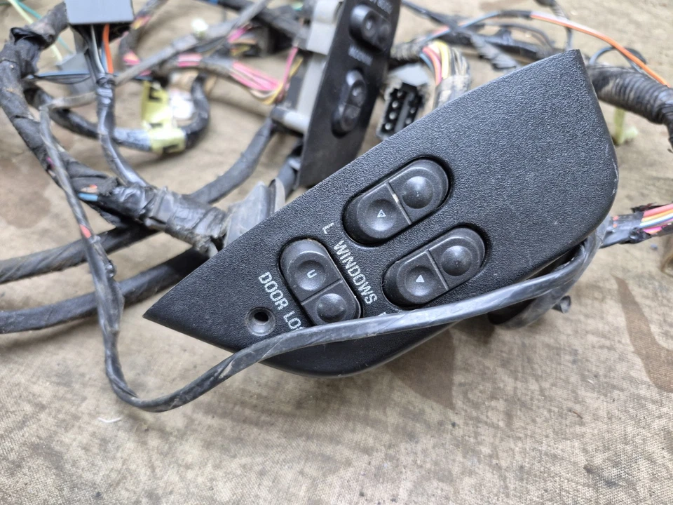 Жгут проводов для левого и правого стеклоподъемника 1996 Ford F-250 от оригинального производителя 7,3 л дизельная дополнительная кабина - Изображение 2 из 4