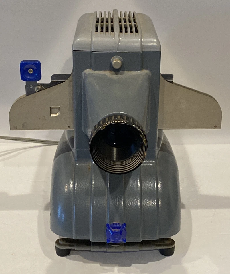 Slide Projector Brumberger Model 1422 Adjustable for Screen Viewing 14” Vintage - Image 4 of 4