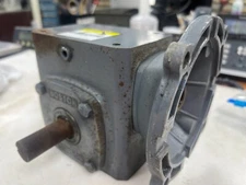 👀 BOSTON GEAR ISO 9002 SERIES 700 GEAR REDUCER 5:1 RATIO 2.08 HP F7185B5G