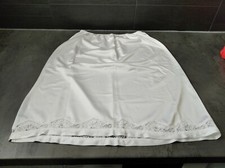 Jupon :/ fond de robe blanc "Lafaye collection" taille 2 .
