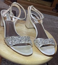 Badgley Mischka Ivory Crystal Strappy JEWELED Sandals 8.5 Block Heel Pumps EUC