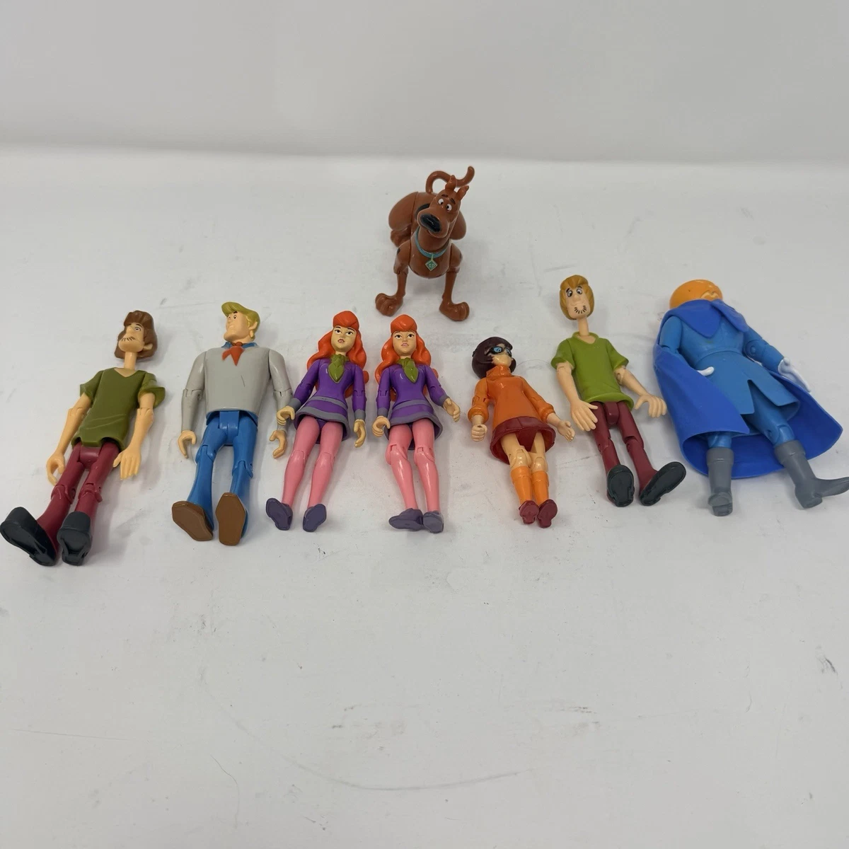 Les personnages de Scooby-Doo : Daphné, Vera, Fred, Sammy - Jeux Loisirs Enfants