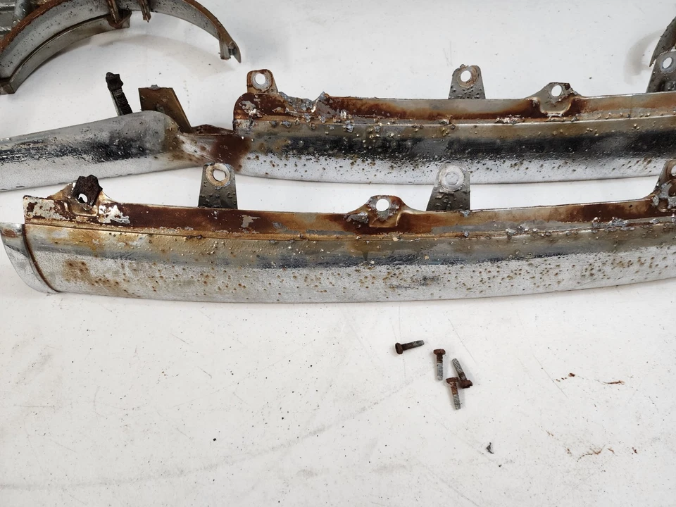 Parrilla Packard 400 1955 y 1956 con borde superior necesitará cromo Foto 4 de 4