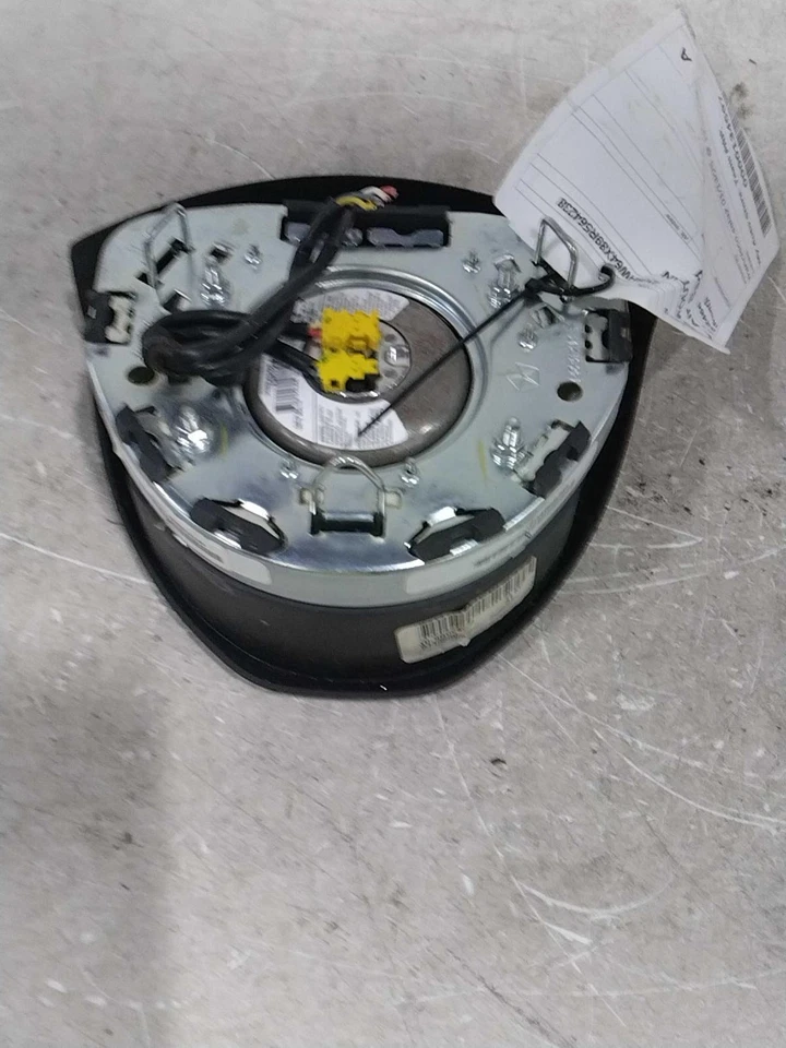 Used Steering Wheel Air Bag fits: 2009 Volkswagen Routan front driver wheel Grad - Изображение 2 из 4