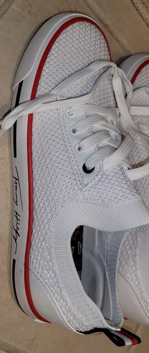 Tommy Hilfiger Women s Gessie Stretch Knit Sneakers White Size