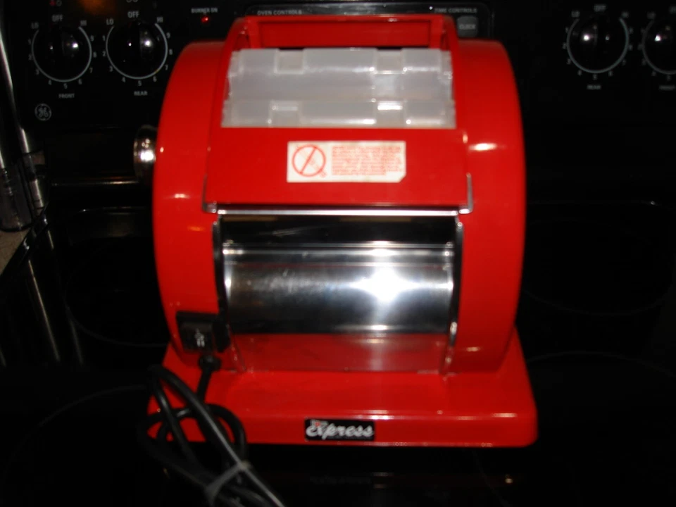 Roma Express Red Electric Pasta Machine Heavy Duty MD-150 W/Manual, tools Tested - Image 3 of 4