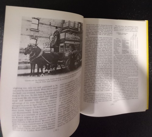 The Story of the London Bus. London and its buses. By JOHN R DAY 1st Edition1973 - 第 3/5 張圖片