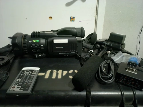 Panasonic AG-DVC30P Mini Reproductor DV con Luz Infrarroja AG-YRL30G - Imagen 1 de 8