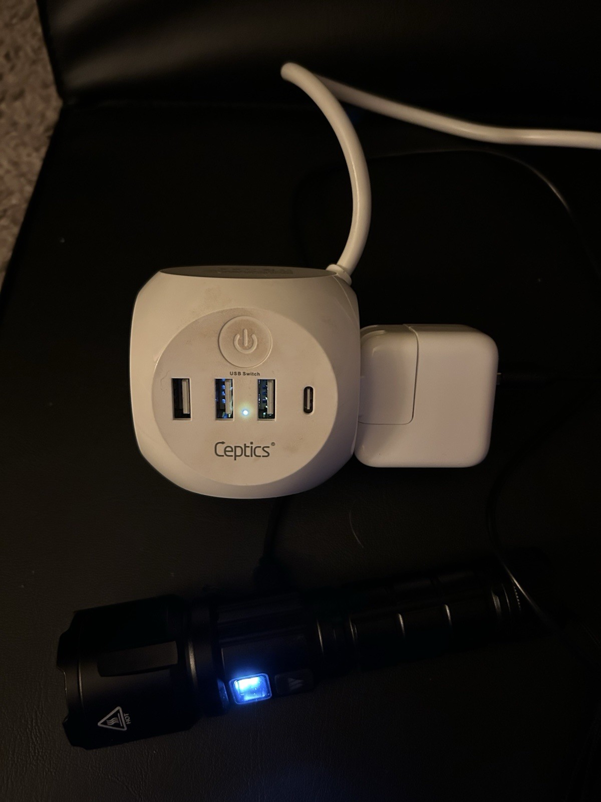 Ceptics Power Strip w/ USB Ports & 3 Prong Outlets Compact T