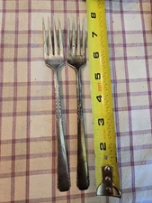 2 ONEIDA LTD 1881 ROGERS DINNER FORKS 