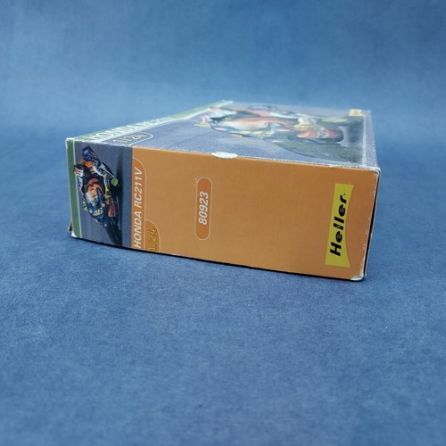 Heller Honda RC211V 1/24 Model Kit 80923 Started For Parts Or Build - Picture 5 of 10