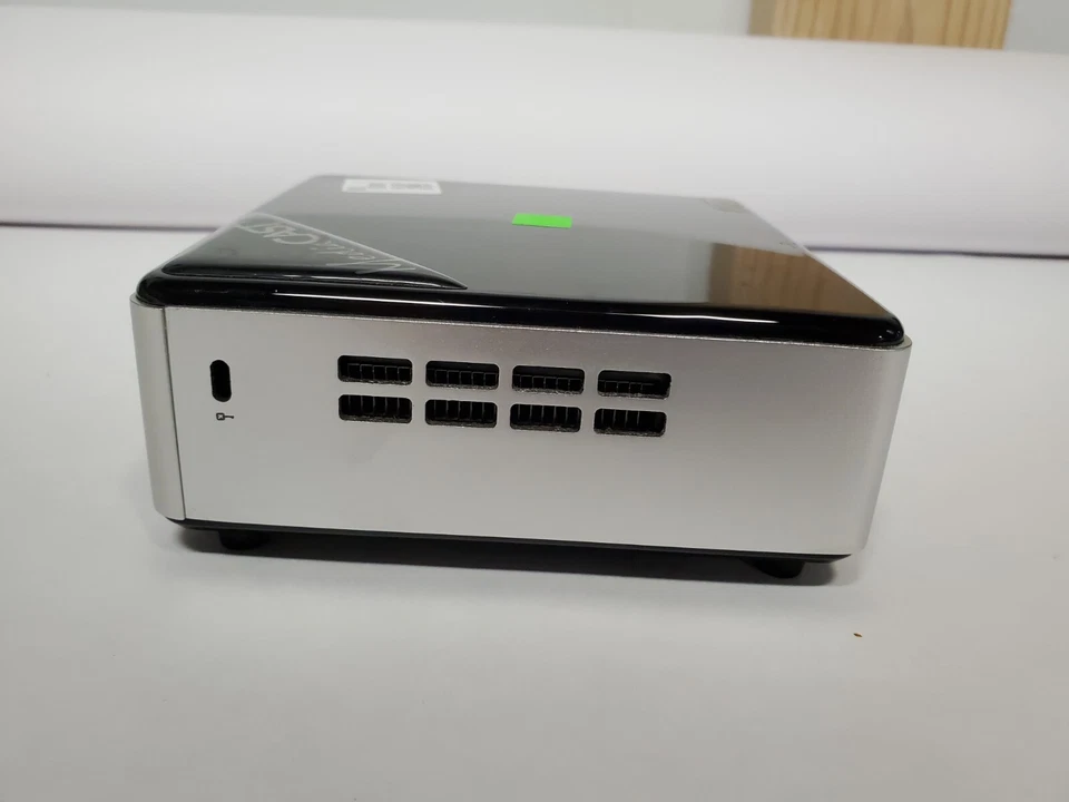 Zotac ZBOX NANO ID62 250-FA247-505ZT Desktop Celeron 1007U 1.5GHz 2GB RAM Sem HDD - Imagem 3 de 4