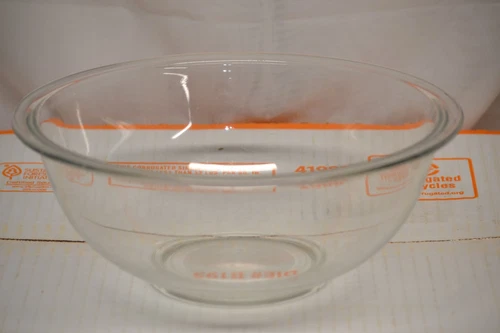 VINTAGE CLEAR GLASS PYREX MIXING BOWL USA #323