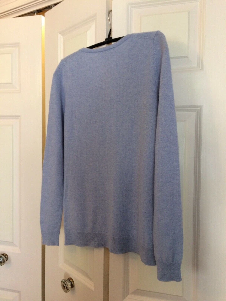 Suéter feminino Ann Taylor 100% cashmere azul claro tamanho S pit-pit 18" comprimento 25 - Imagem 2 de 3