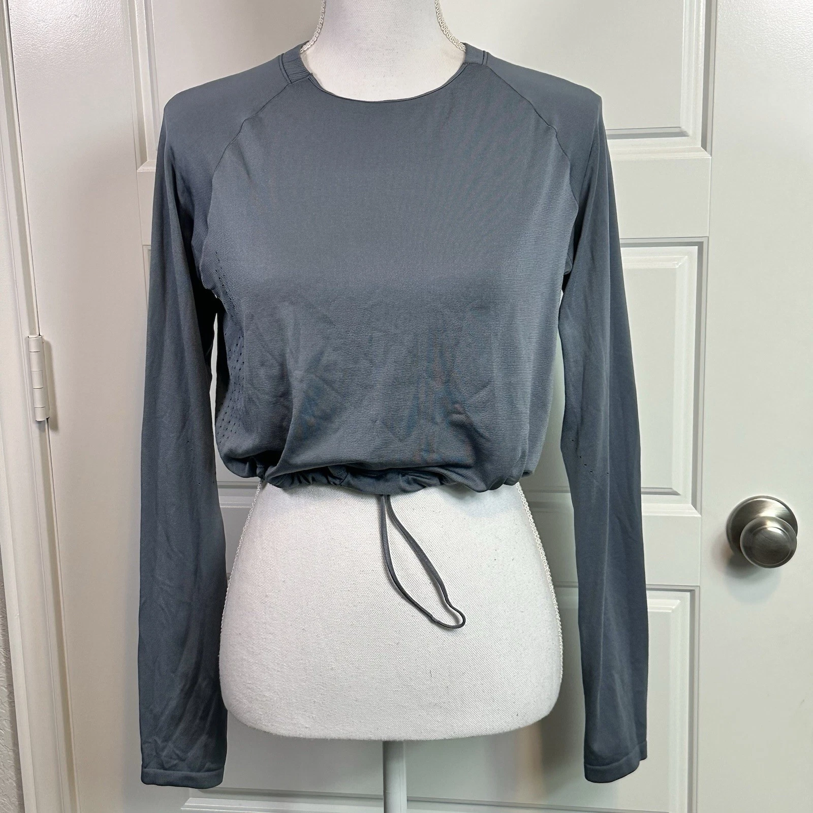 Gymshark Seamless Long Sleeve Cropped Eyelet Detailing Drawstring Blouse Size S