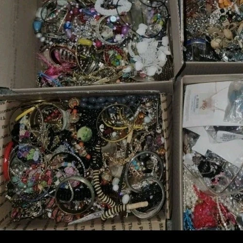 3 Pounds Jewelry Costume Vintage Mix LBS  necklaces bracelets pins rings etc lbs