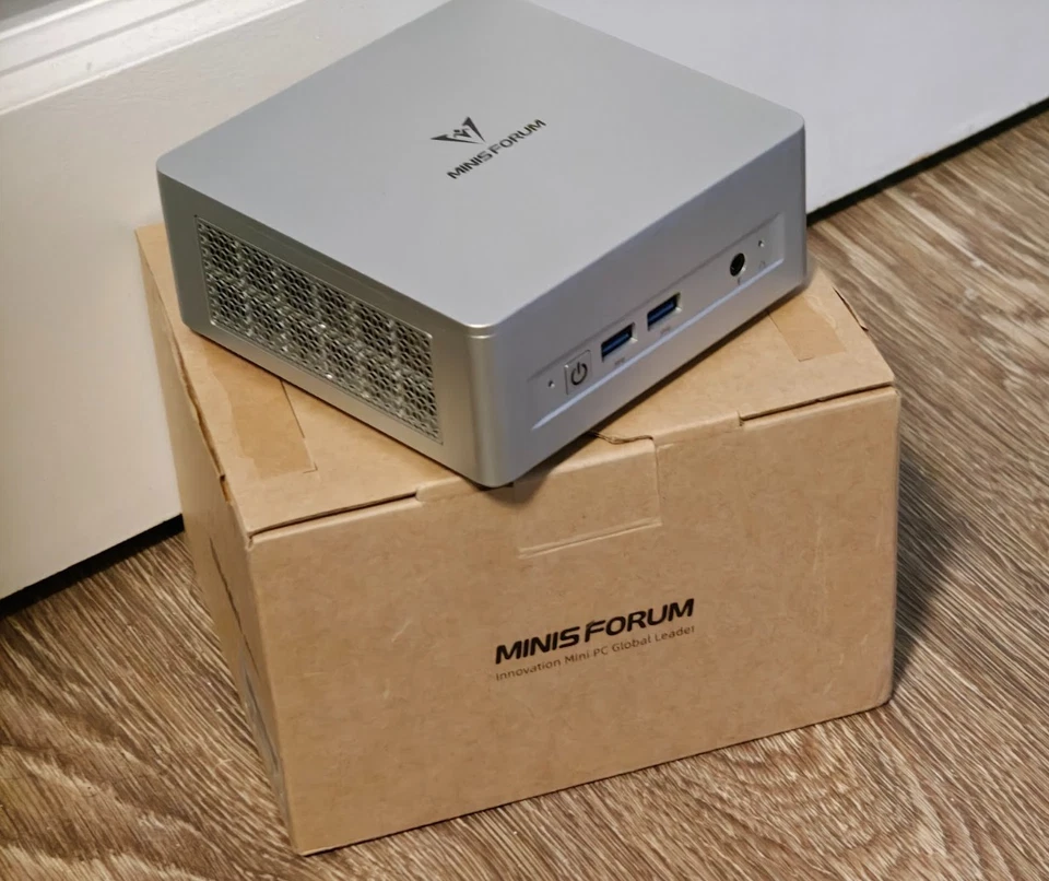 Minisforum UM750L Micro Mini Desktop PC - Ryzen 5 7545U, 32GB RAM, 1TB SSD, W11 - Image 1 of 1