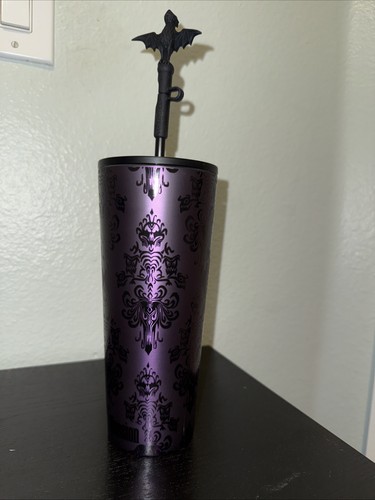 Vaso Starbucks de acero inoxidable con mansión embrujada de los parques de Disney 2025*en manos