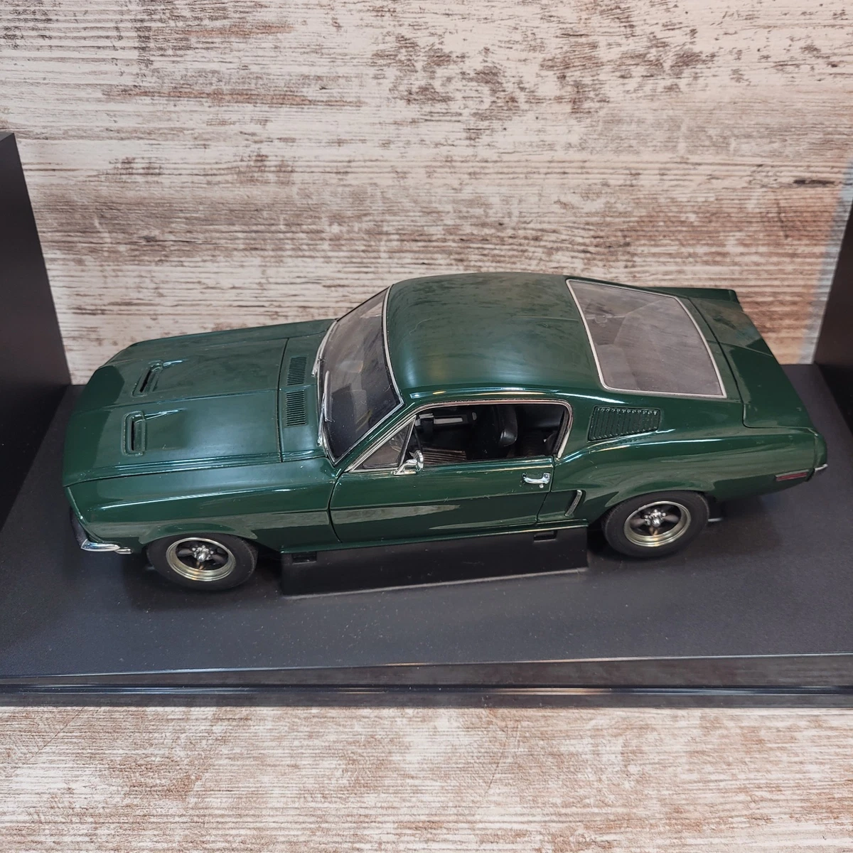 AUTOart Ford Mustang GT Contemporary Manufacture Diecast Cars for