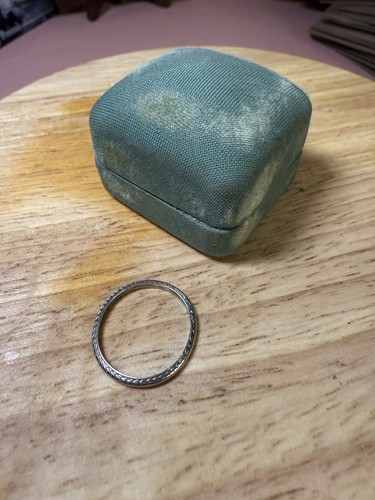Antique 18K White Gold BELAIS Engraved Wheat Pattern Wedding Band, Size 7.5 Box - Picture 4 of 7
