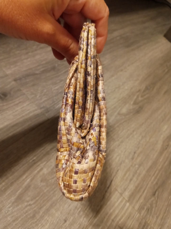 Cartera clutch tejida Lauren Merkin Foto 3 de 4