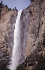 BRIDALVIEL FALL 35mm FOUND SLIDE Photo Transparency YOSEMITE 1970´S 31 T 4 M