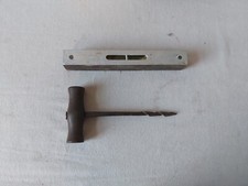 Vintage gimlet awl & Correct Spirt Level carpenters Tool Woodwork