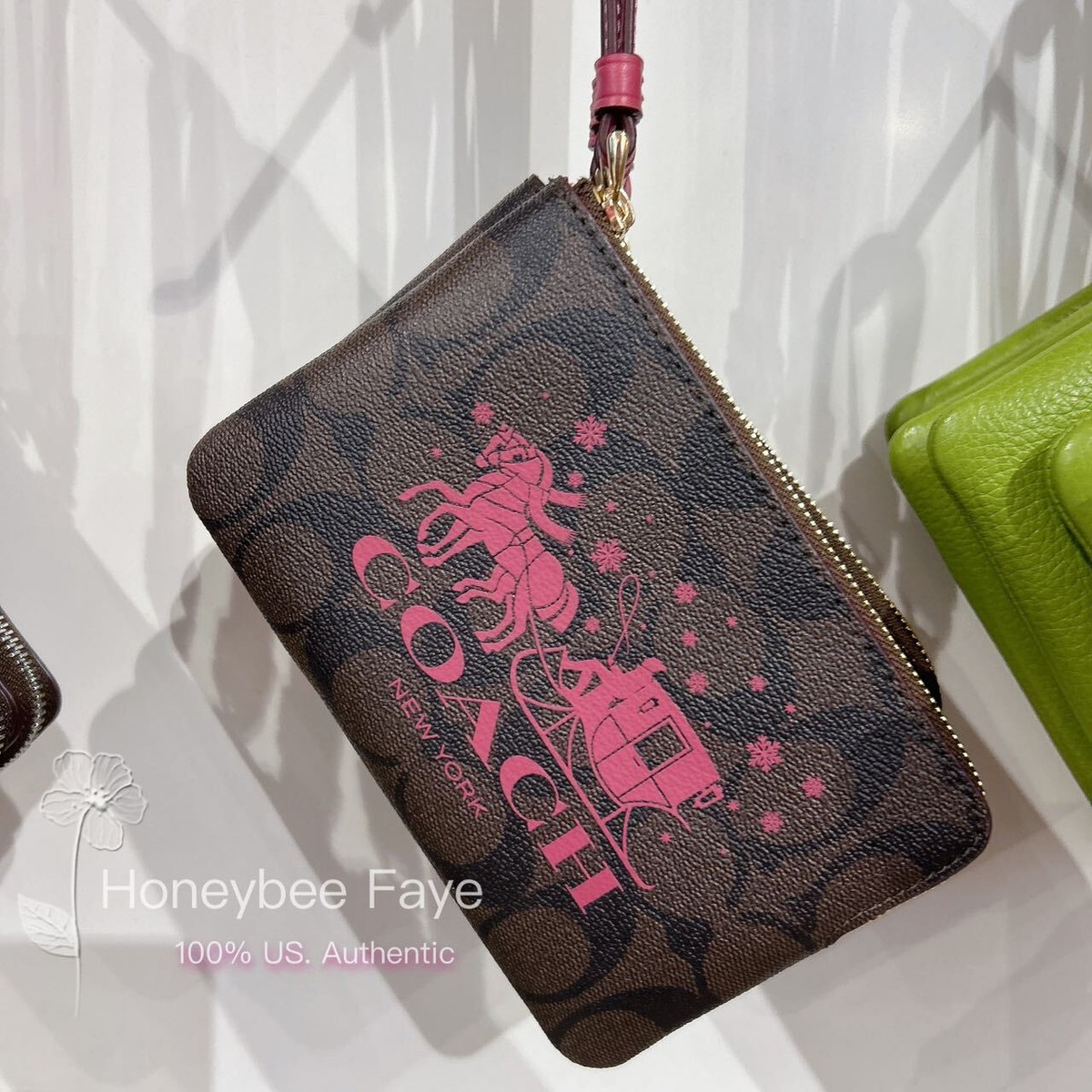 ショルダーバッグ・ポシェット COACH Double Zip Wallet With Horse And Carriage Print CX590 Coach Women's Large Double Zip Wallet in Signature Canvas