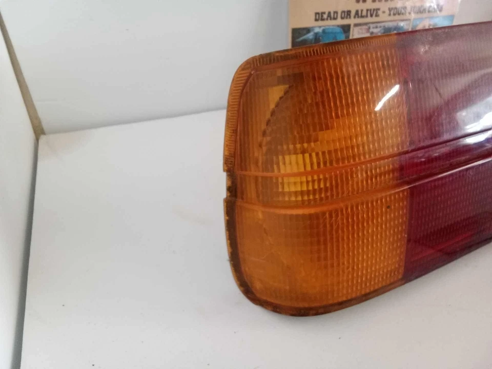 Tail Light Assembly BMW 325E LH (driver) 84-88 NO.1 368 823 OEM USED - Image 3 of 4