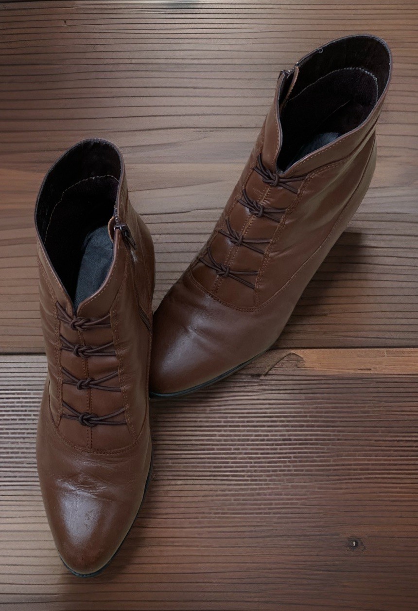 Laura Scott Ankle Boots W/ Heels, Brown Leather Size 8.5m