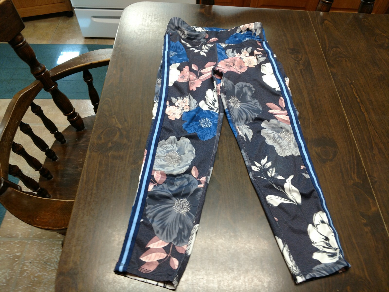 Picture 1 of 2