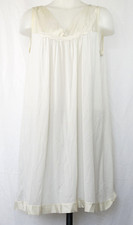 VTG Vanity Fair Coloratura Gown 30-107 Ivory White Nylon Nightgown L