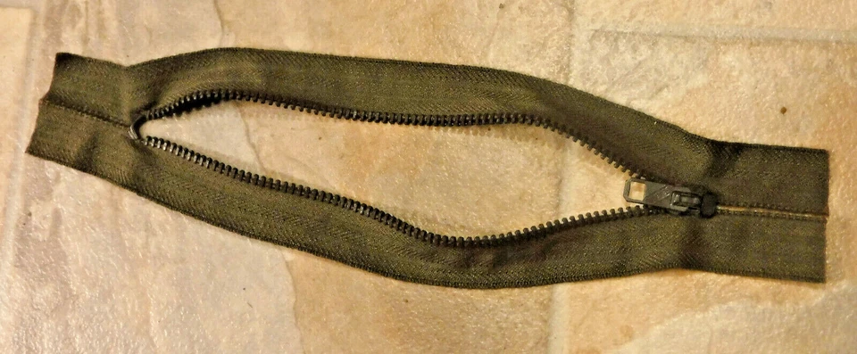 GENERAL 8" De colección ENTREMO CERRADO VERDADERO Militar EE. UU. #1 CREMALLERA de Metal en Forma de O Verde Foto 3 de 4