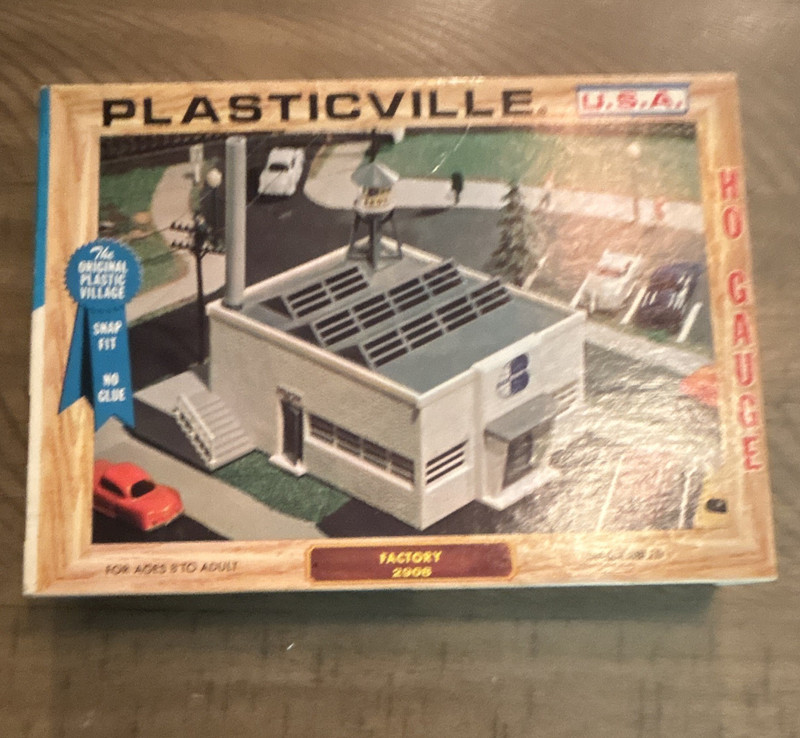 Plasticville U.S.A. HO 1:87 Factory Kit 2908 Plastic Industrial Beige/Gray
