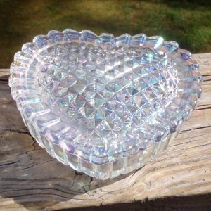 Vintage Smith Glass Co Diamond Point Iridescent Heart 5" TRINKET BOX MINT DISH