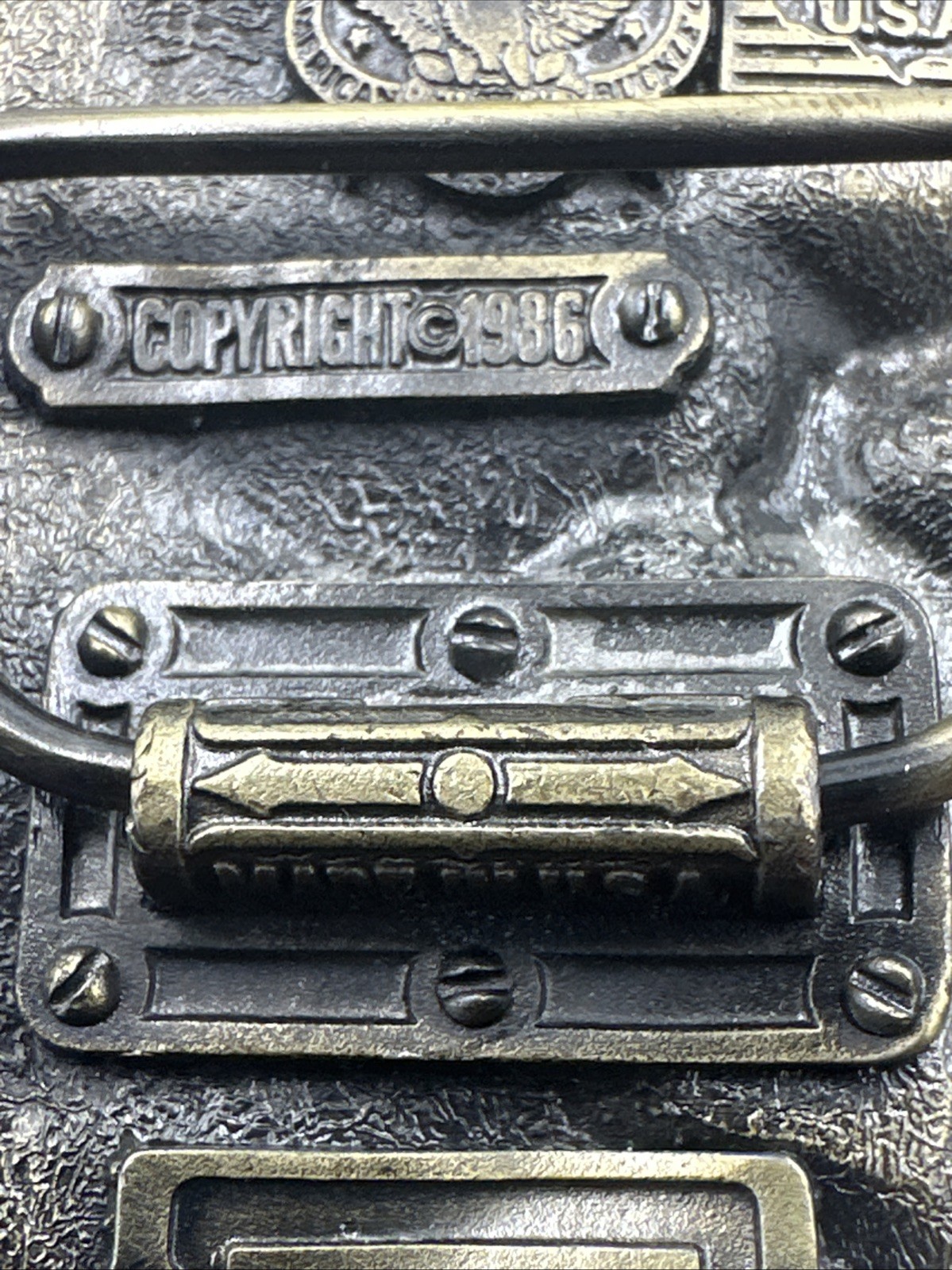 VTG 1986 Great American Buckle Co. “Hunting – An American Tradition” Belt Buckle