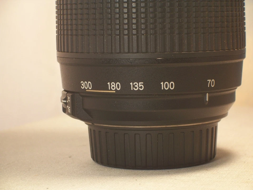 Tamron AF Lens Zoom 70-300mm F/ 4 -5.6 Macro pour nikon - Bild 2 von 4