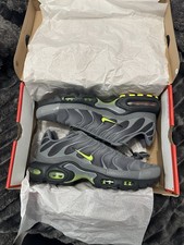 Nike Air Max Plus TN “Smoke Grey Volt” UK9