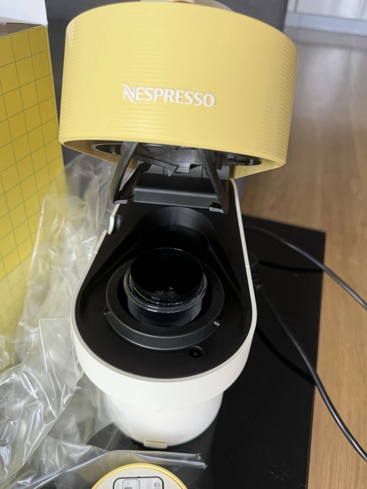 Máquina de café Nespresso Vertuo Pop, amarillo pastel, máquina de edición limitada 2025 Foto 4 de 4