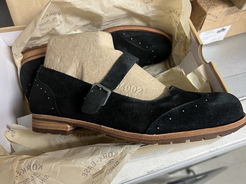 Kork Ease Brystal Mary Jane Flats Size 8.5 Black Suede Shoes Studs $140 NEW - Picture 4 of 8