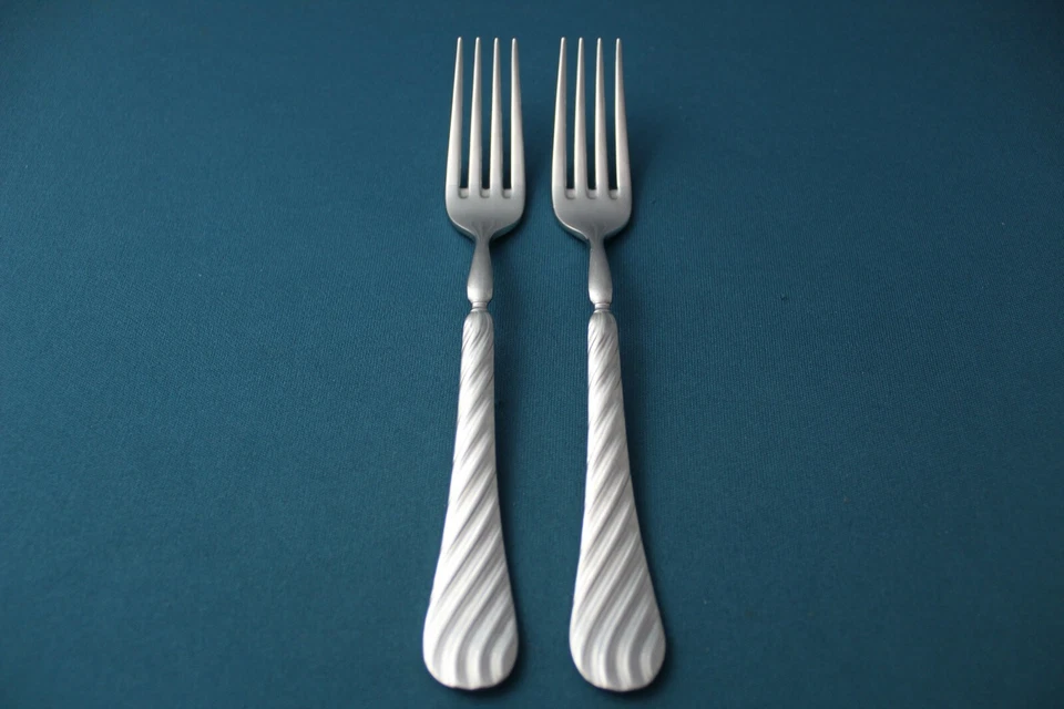 2 Tenedores de Postre Christofle Capricorne LIANE Inoxidable Francia 6 3/4" Foto 2 de 4