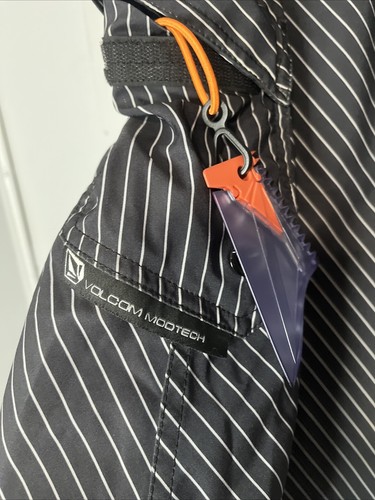 Volcom Black and White Stripe Board Swim Surfing Shorts No Tag Size True Size 33 - Picture 3 of 9