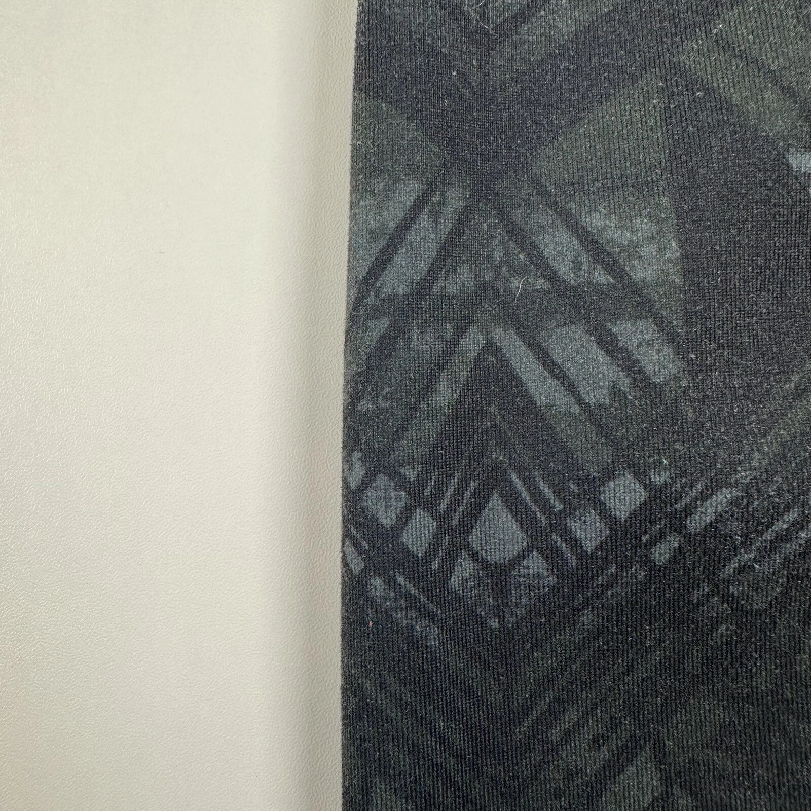 alo-yoga green Print Capri leggings